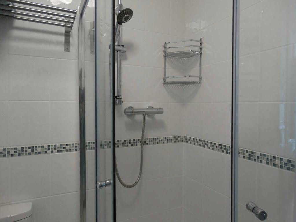 The Red Lion Hotel Oakford Екстер'єр фото
