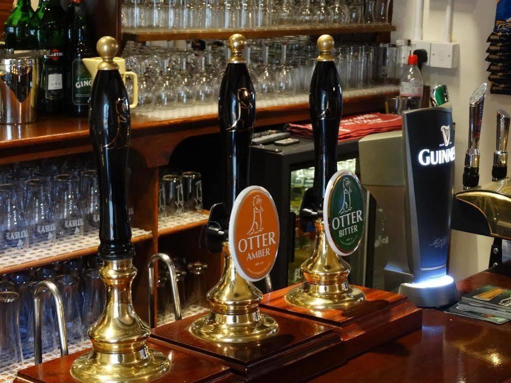 The Red Lion Hotel Oakford Екстер'єр фото