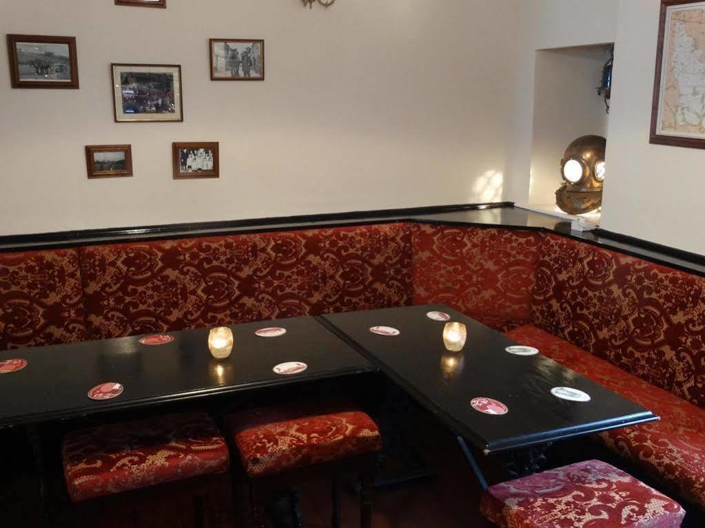 The Red Lion Hotel Oakford Екстер'єр фото